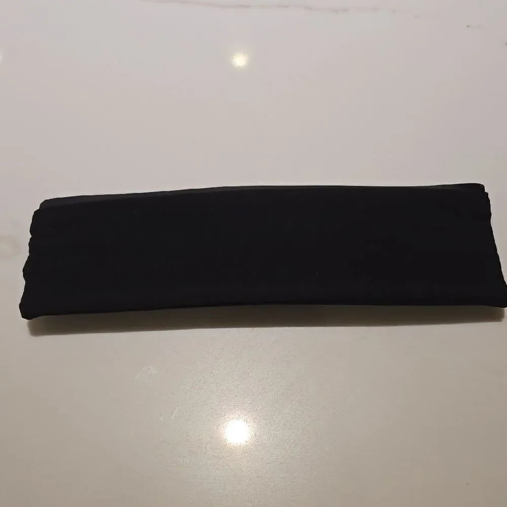 Black Headbandโ
